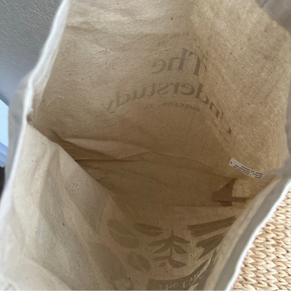 THE UNDERSTUDY Cream and Black Tote Bag - Picture 6 of 8